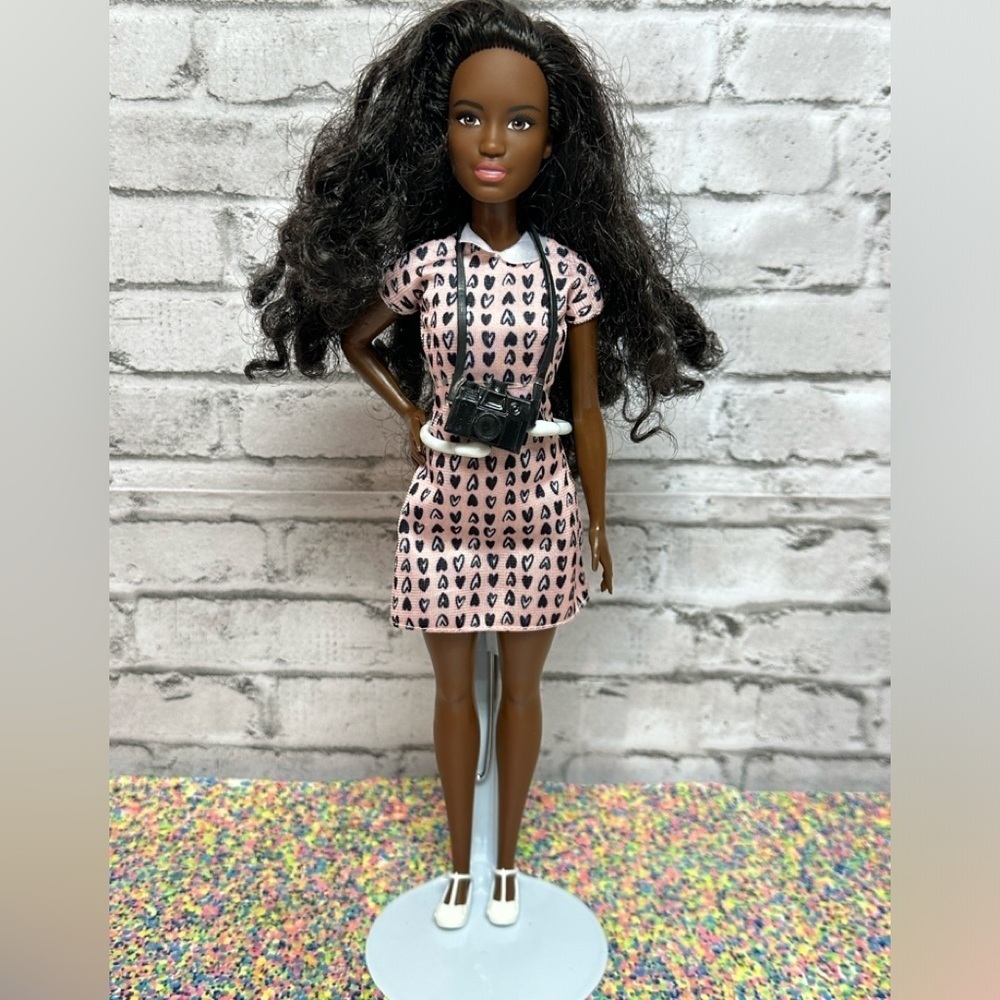 Barbie Photographer Doll 11 Inches Petite Brunette Heart Dress Shoes Camera